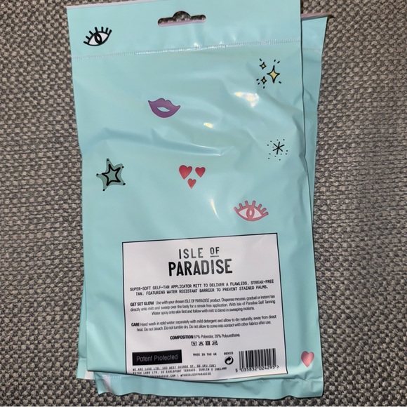 Isle of Paradise Holographic Tanning Applicator Mitt - Picture 2 of 3